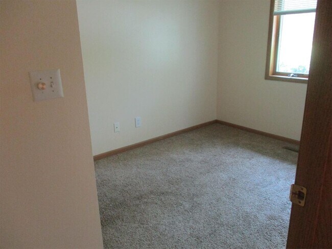 Building Photo - 1530 Idaho Ave