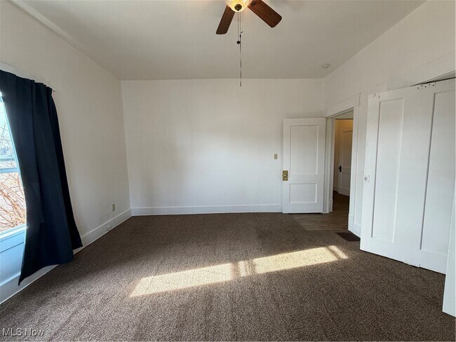 Building Photo - 317 12th St NE