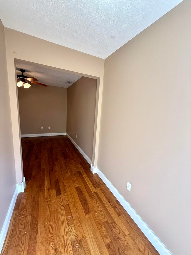 Building Photo - 51 Lee's Ford Dock Rd