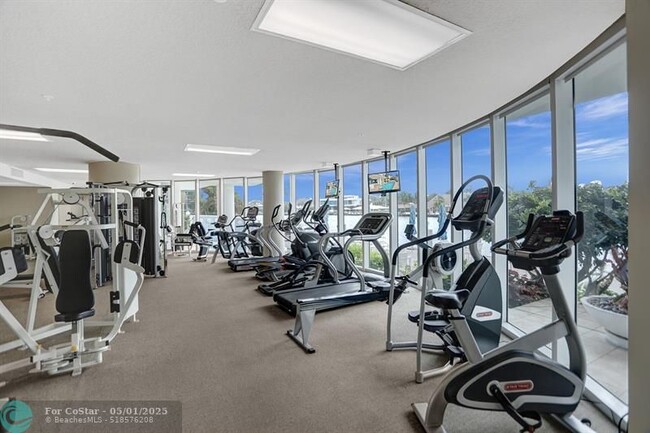 Building Photo - 715 Bayshore Dr