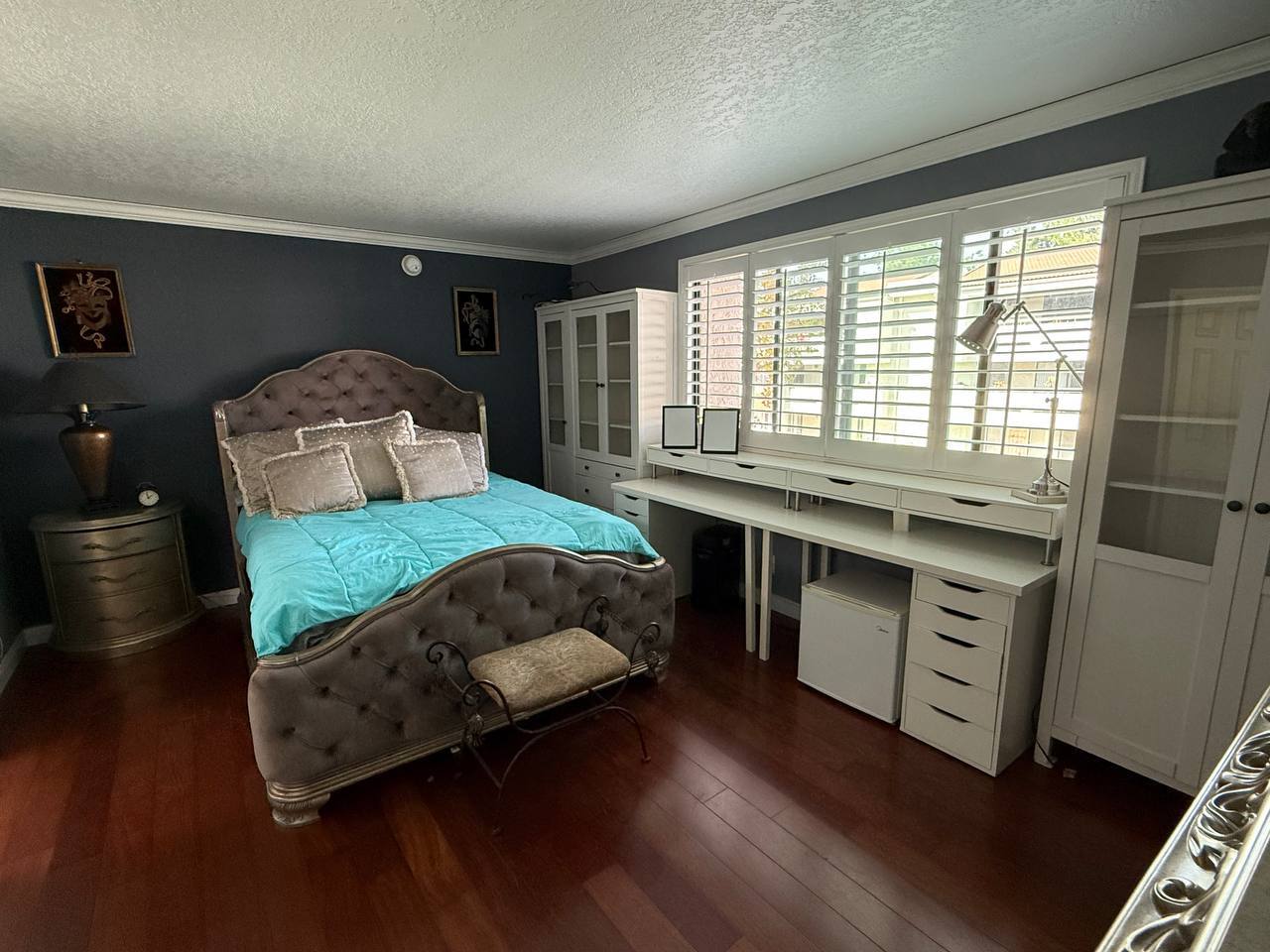 Building Photo - 21620 Burbank Blvd