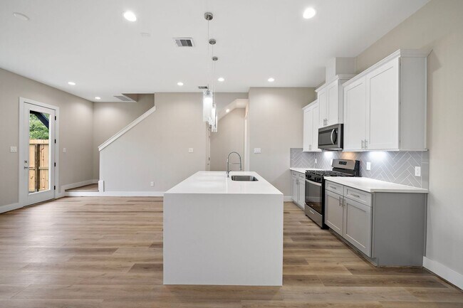 Building Photo - Brand New Home in Esther Acres!