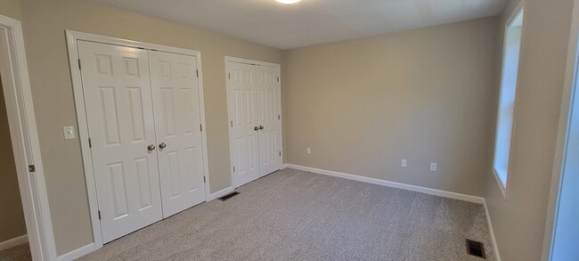 Building Photo - 53 Gatsby Dr