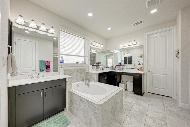 Building Photo - 5304 Cipriano Dr