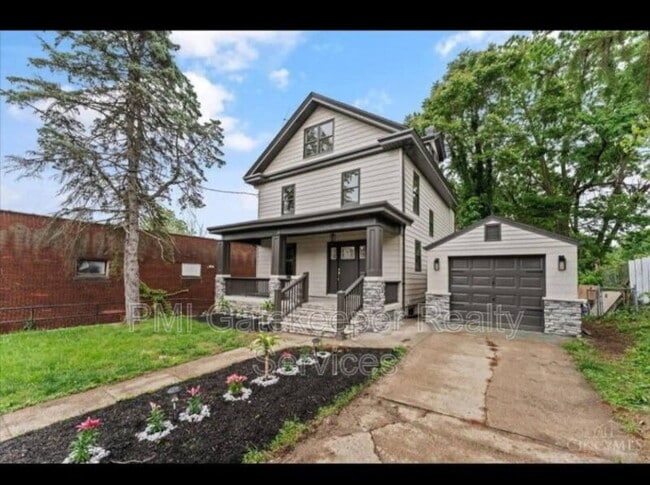 Building Photo - 5819 Bramble Ave