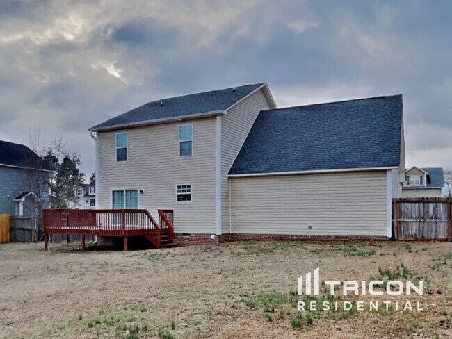 Building Photo - 750 Northview Dr
