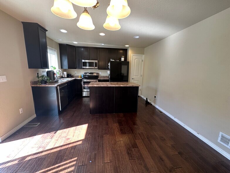 Building Photo - 6206 Wild Turkey Dr