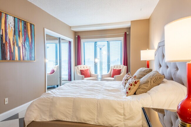 Building Photo - 355 S Broadway