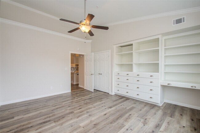 Building Photo - 2111 Welch St