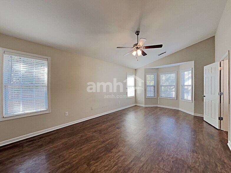 Building Photo - 3815 Hawk Tail Dr