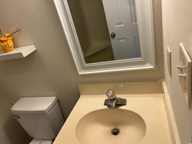 Building Photo - 800 Deer Creek Rd