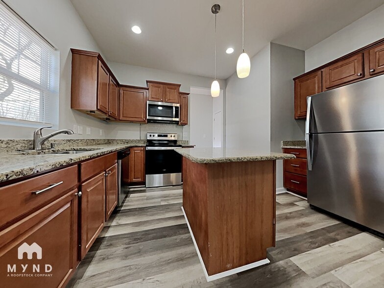 Building Photo - 4514 Wildwood Ave