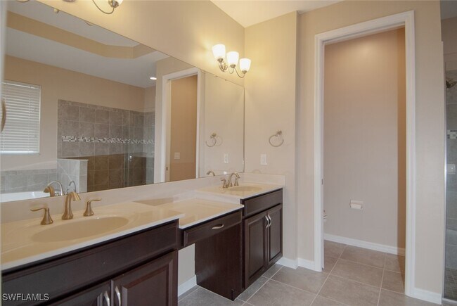 Building Photo - 3025 Sunset Pointe Cir