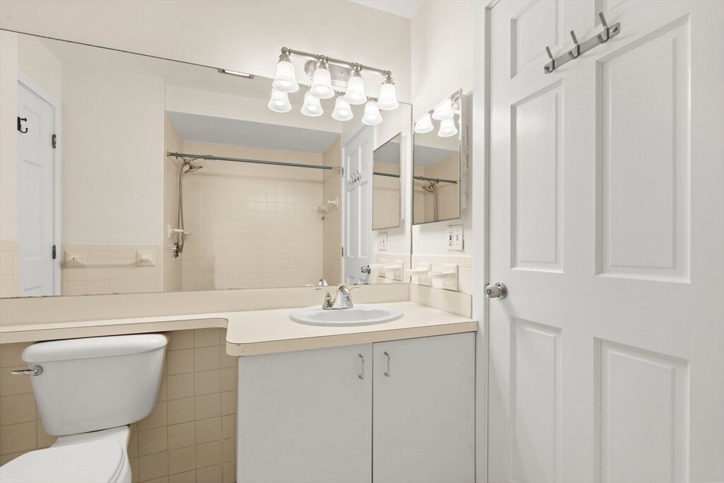 Building Photo - 18 E Springfield St