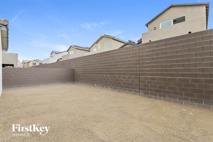 Building Photo - 6845 Greensmen Ave