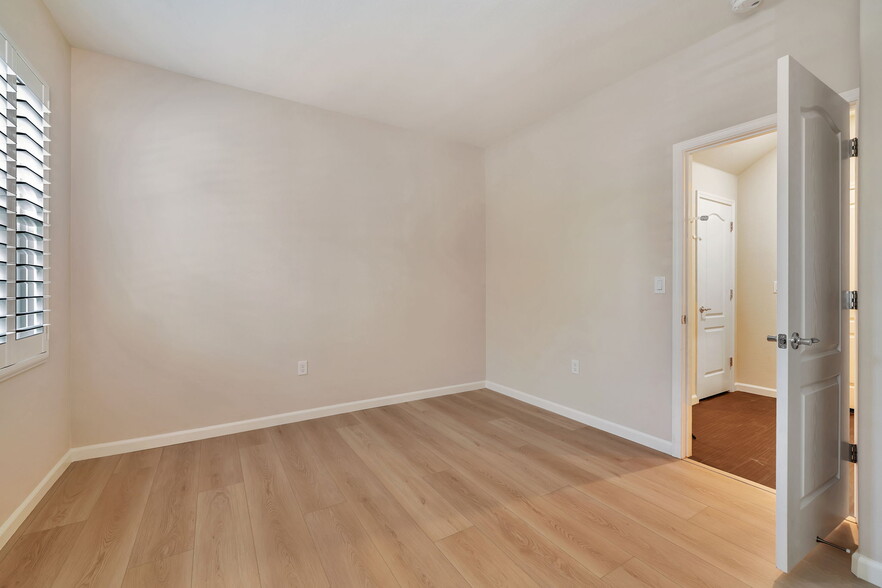 Building Photo - 3343 Vittoria Loop