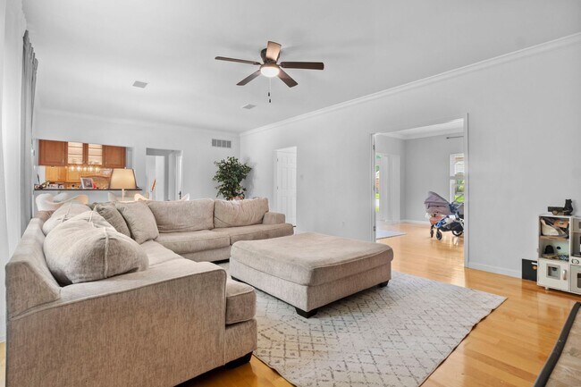 Building Photo - 16611 Highland Summit Dr