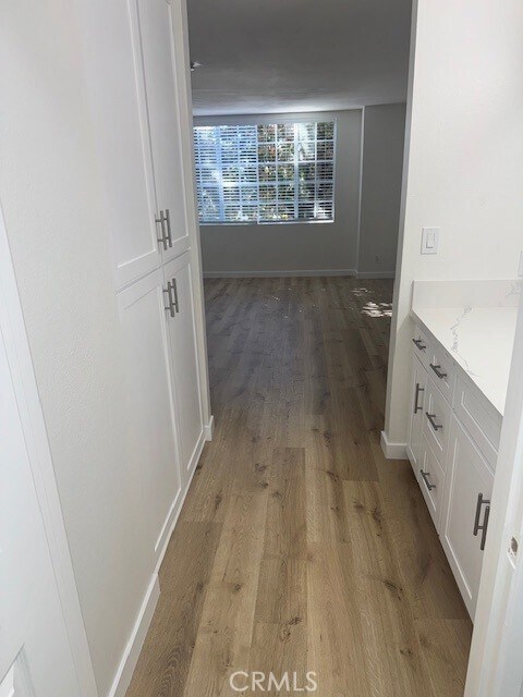 Building Photo - 1616 S Barrington Ave