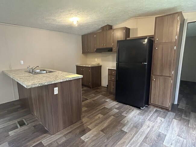 Building Photo - 302 Autumn Ln