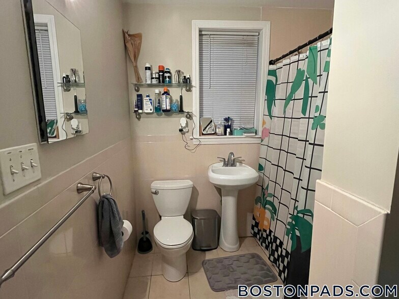 Building Photo - 101 Glenville Ave