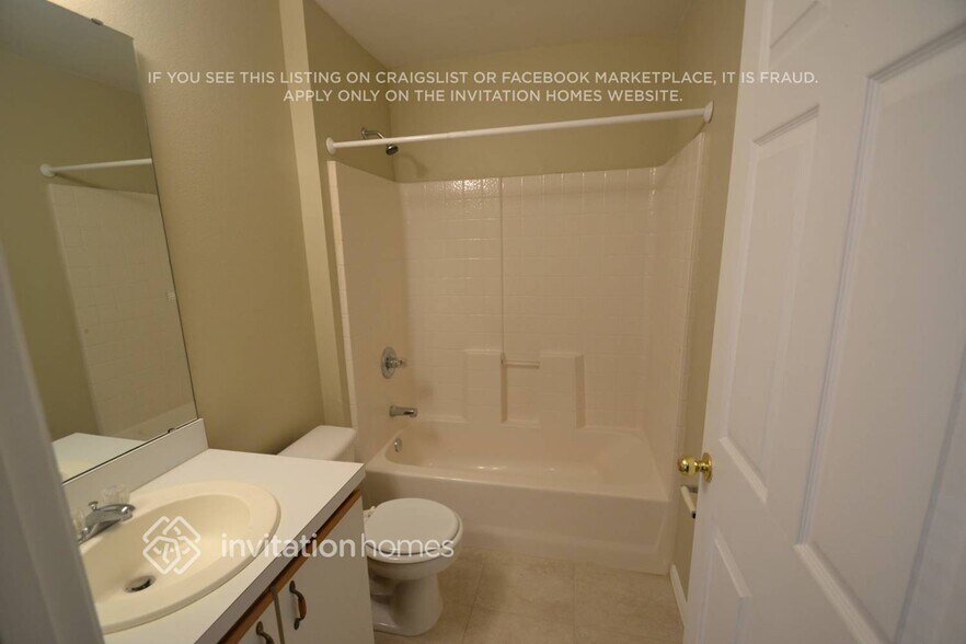 Building Photo - 3074 Mapleshade St