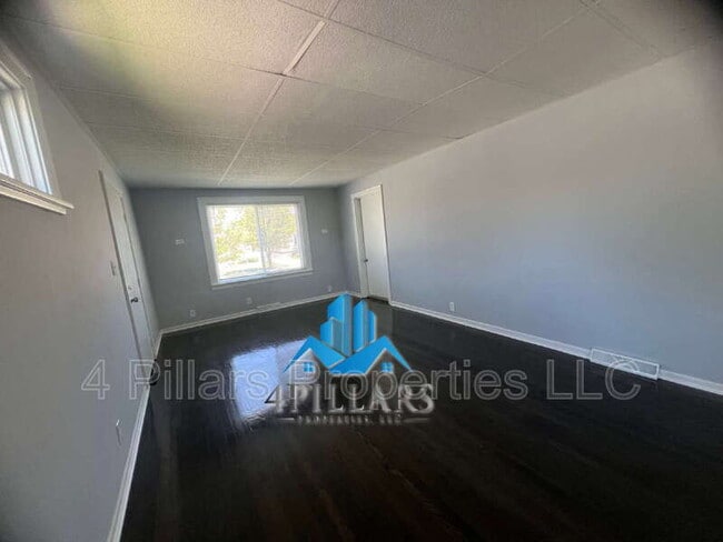 Building Photo - 906 177th Pl