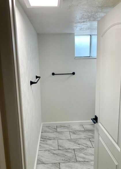 Building Photo - 9478 S Jene Dr