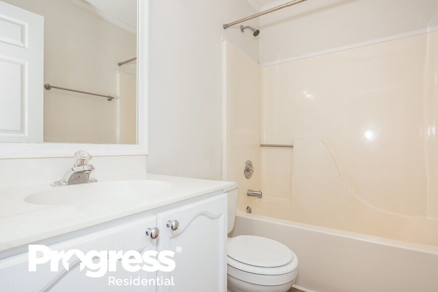 Building Photo - 3407 Mayhurst Dr