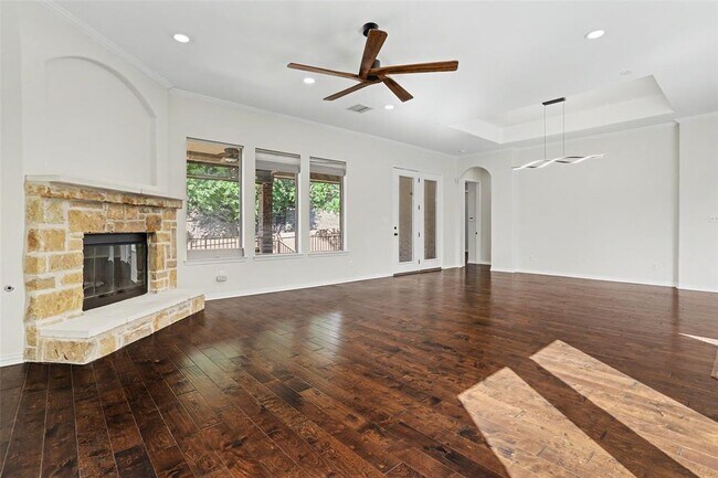 Building Photo - 1020 Winding Way Dr