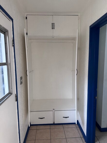 Closet - 1543 Nicola Ave