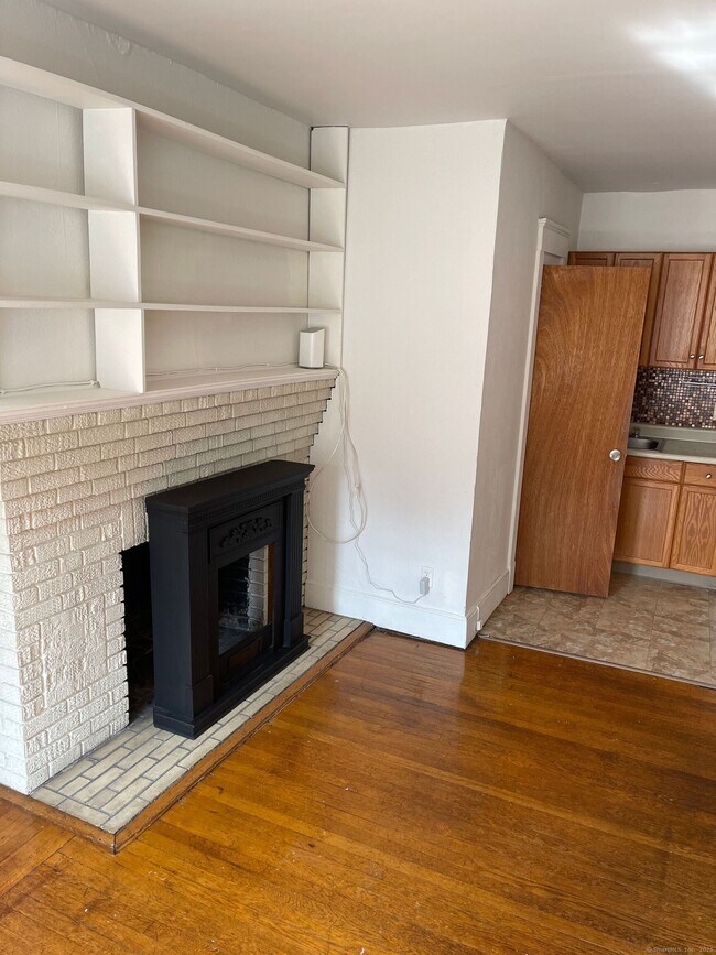 Building Photo - 644 Orange St