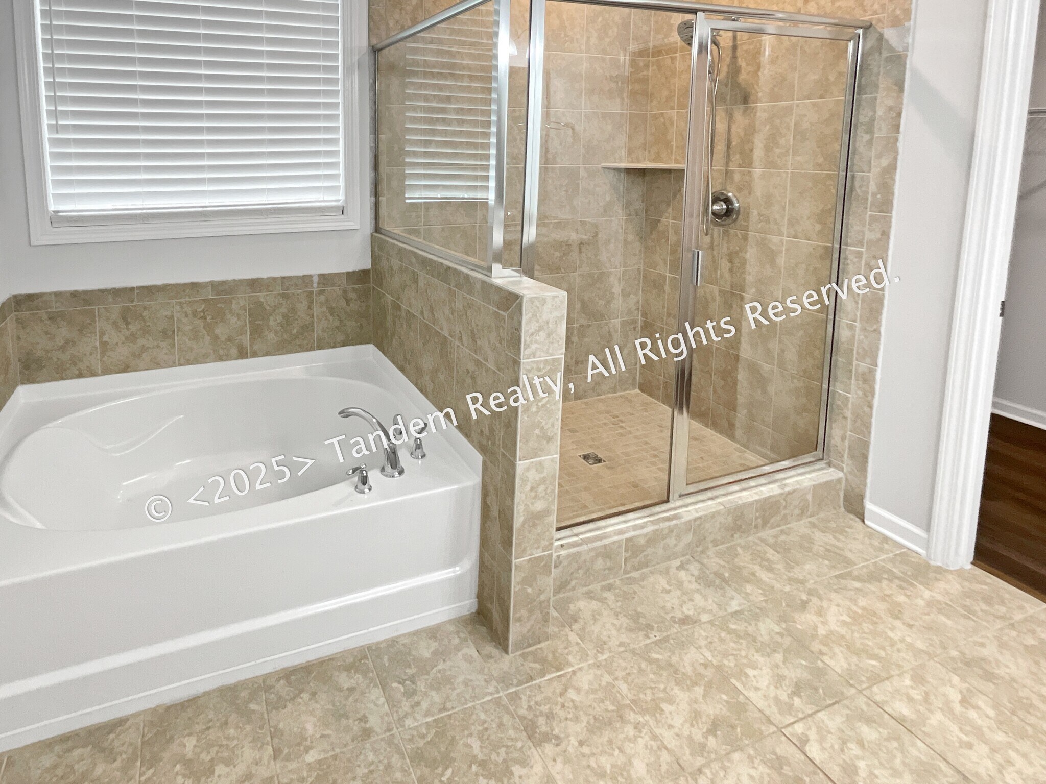 Building Photo - 8020 Forest Hills Dr