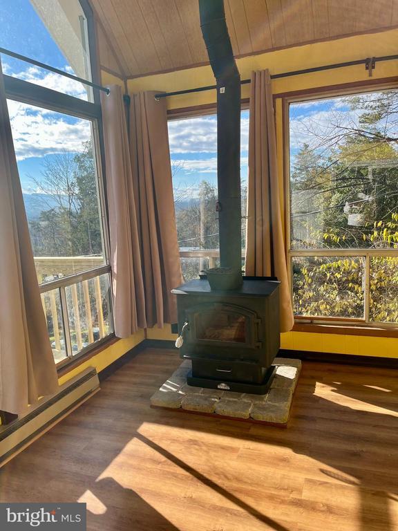 Building Photo - 265 Hill Climb Rd