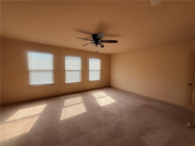 Building Photo - 2722 Haynescrest Dr