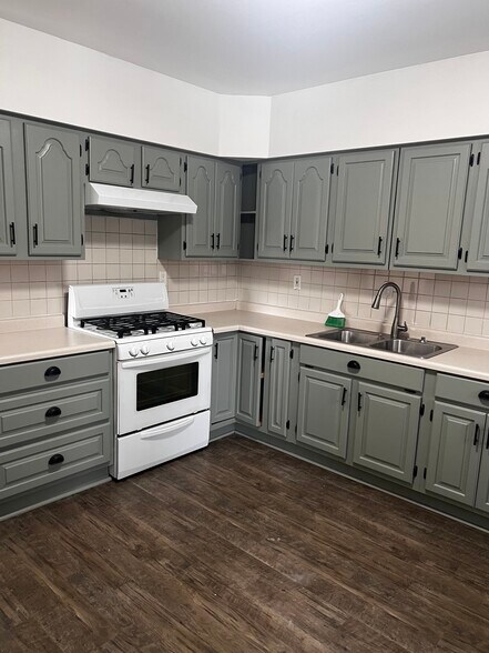 Building Photo - 3345 Prairie Ave