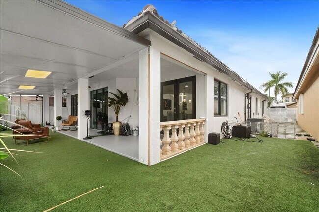 Building Photo - Southwest 150th Court, Miami, FL 33185 - 4 BR 2 BA single-family home