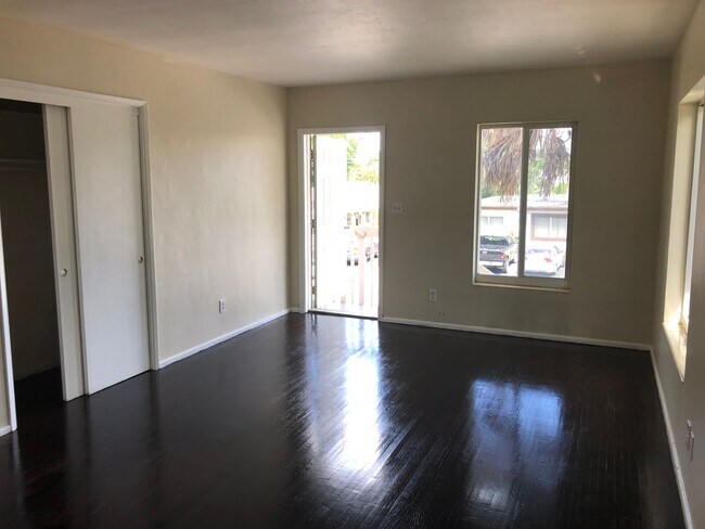 Building Photo - 1114 W Las Olas Blvd