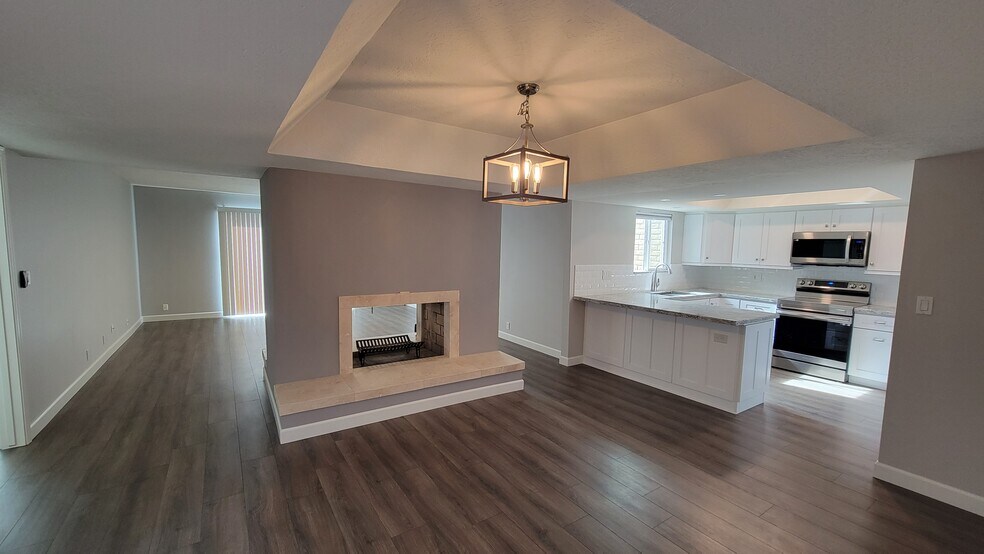 Building Photo - 7909 E Pecos Ln