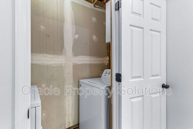 Building Photo - 9005 Constant Course