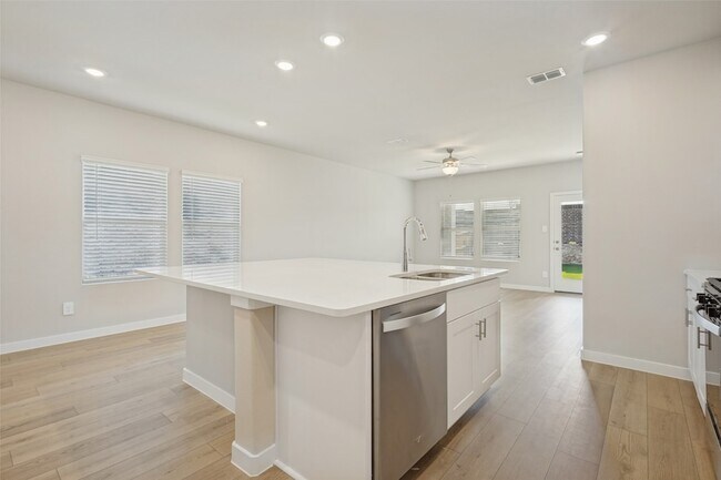 Building Photo - 6006 Alderton Dr
