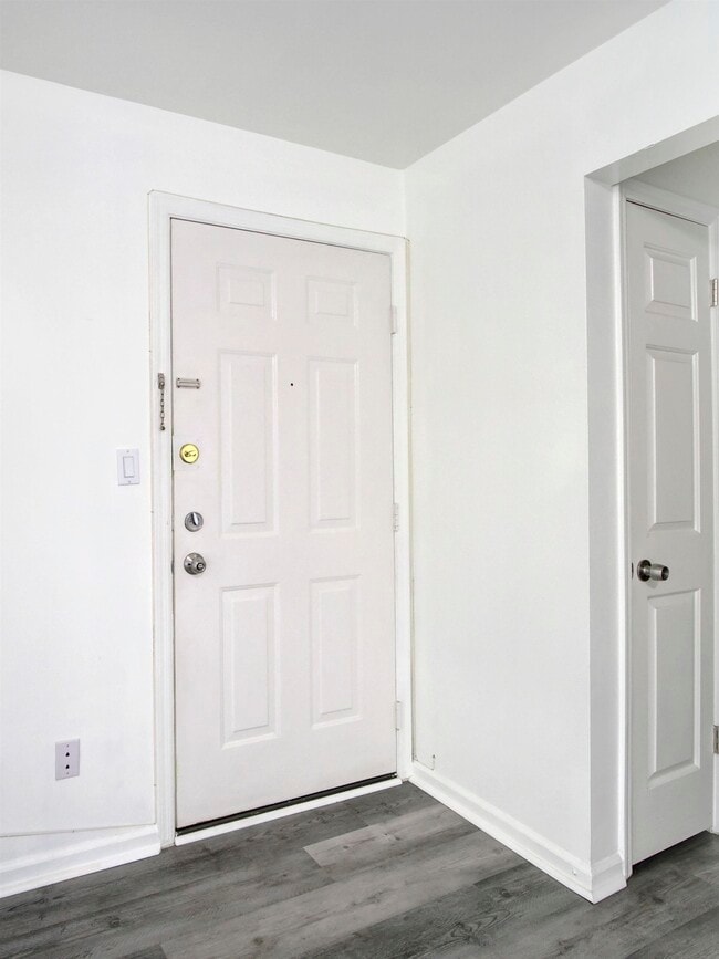 Building Photo - 22 69th St