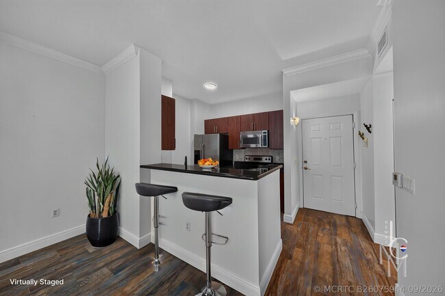 Building Photo - 2401 NE 65th St