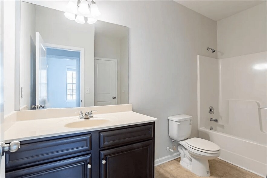 Building Photo - 3443 Woodshade Dr