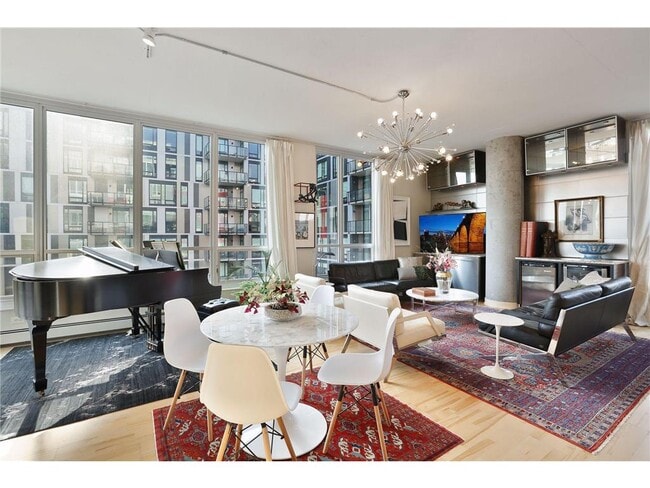 Building Photo - 901 S 2nd St