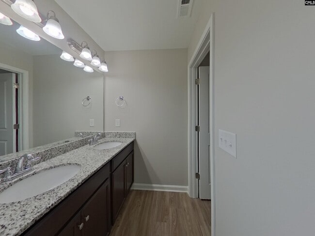 Building Photo - 333 Finch Ln