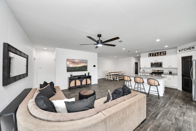 Building Photo - 22939 San Giorgio Ct