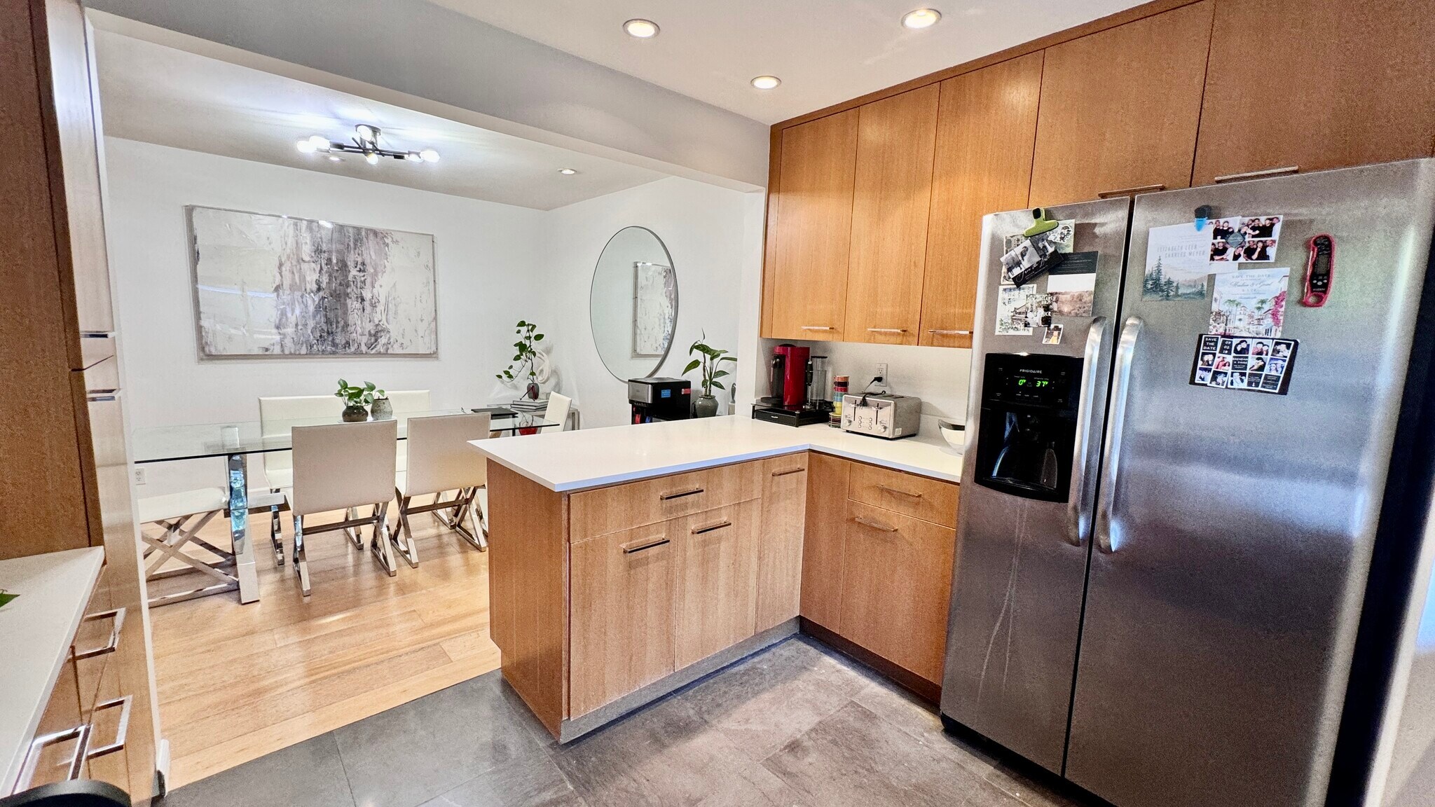 Building Photo - 645 Westmount Dr