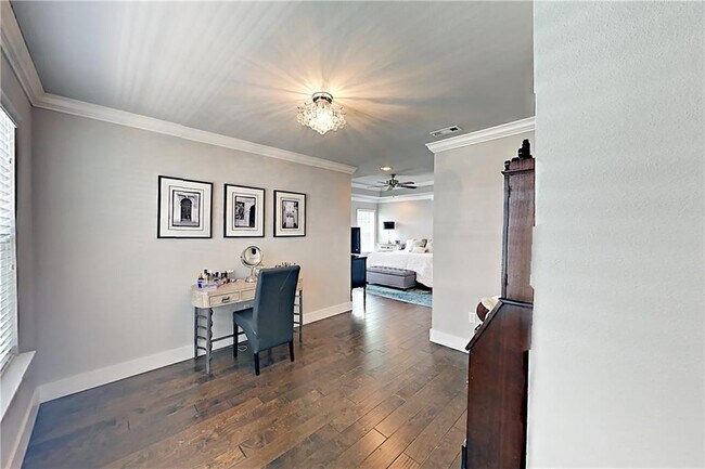 Building Photo - 6519 W Pleasant Way