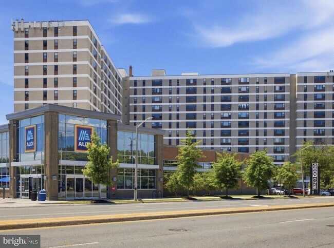 Building Photo - 4600 Duke St