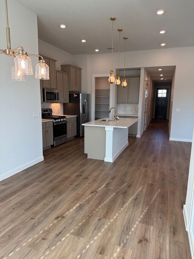 Building Photo - Newly Built Never Been Lived In